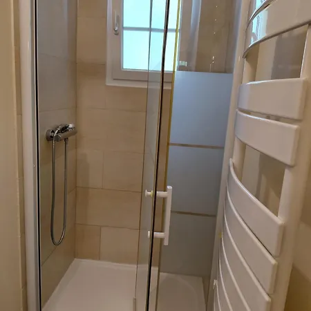 Cozy Lit Queensize Avec Salle De Bain Et Wc Prives Bed & Breakfast La Chapelle-Sur-Erdre